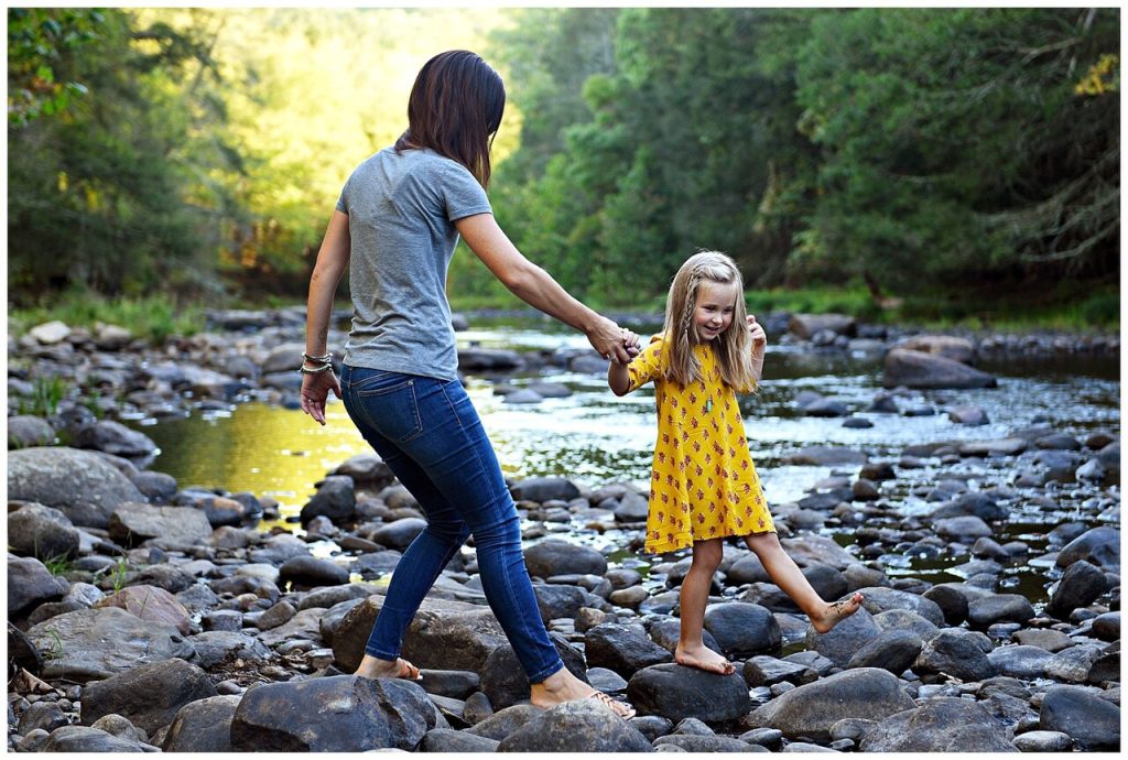 A Lifestyle Photography Session In Connecticut By Rebecca Lynne Photog — Photography | RESIMLAND