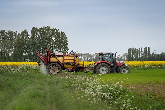 Agriculture Tractor Farming Agricultural Vehicle — Agriculture & Farming & Agriculture Photography | RESIMLAND