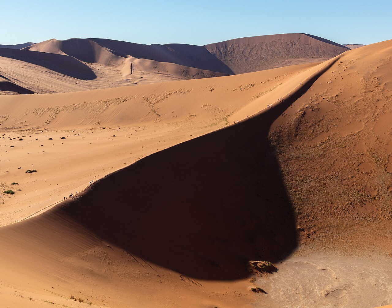 Dunes And Shadows In Sossusvlei, Namibia. — Wallpapers | RESIMLAND