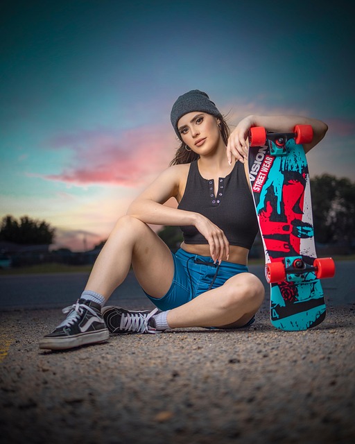 Girl Teenager Fashion Skateboard — Fashion & Apparel | RESIMLAND