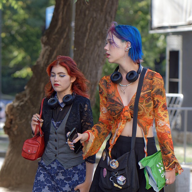 Ladies Young People Casual Headphones — Photography | RESIMLAND