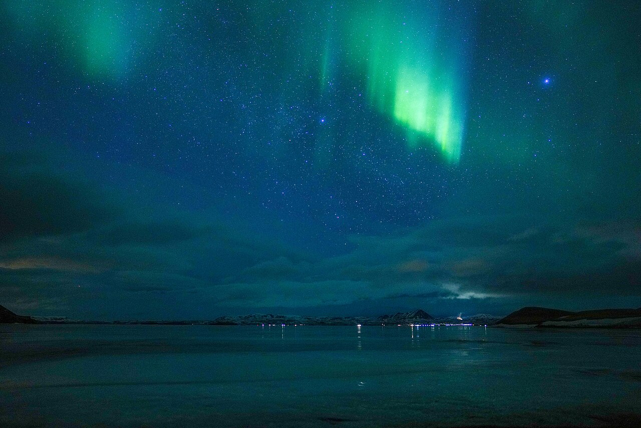 Northern Lights In The Night Sky Over Mývatn (iceland). Polar Aurorae — Wallpapers | RESIMLAND