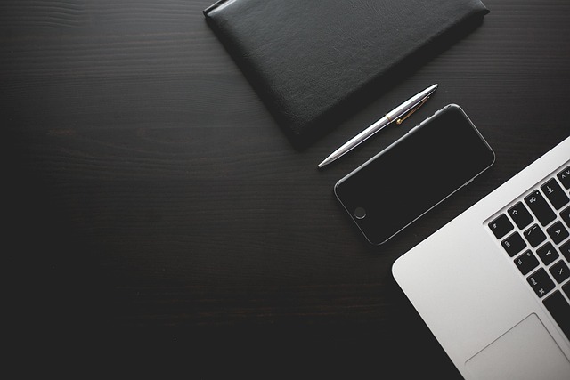 Office Desk Smartphone Modern — Business | RESIMLAND