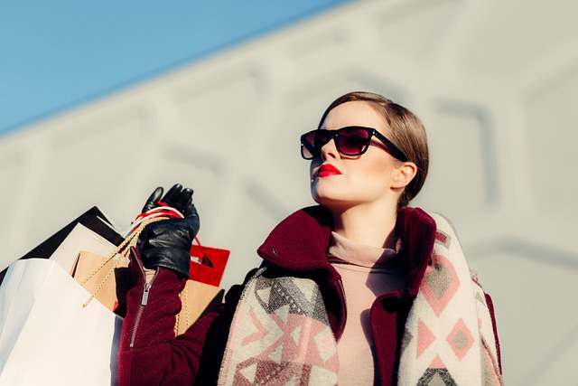 People Woman Girl Female — Fashion & Apparel | RESIMLAND