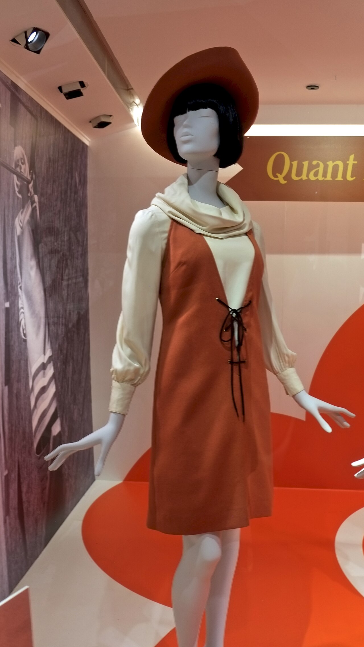 Style That Wowed The Fashion World  — Fashion & Apparel | RESIMLAND