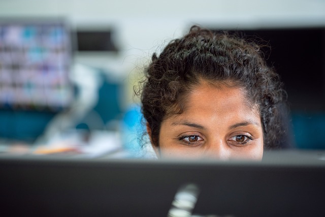 Woman Work Office Face — Business | RESIMLAND